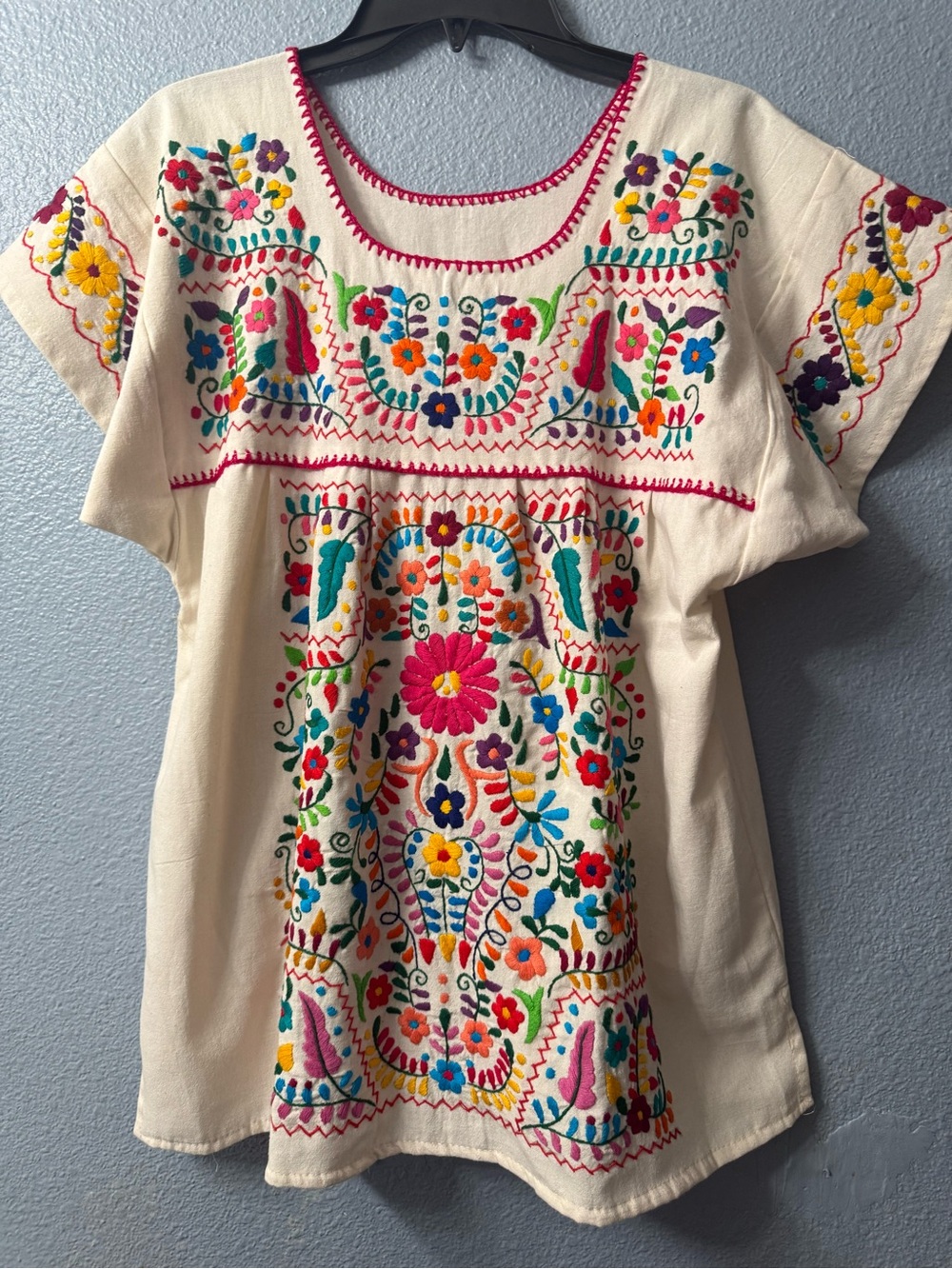 Embroidered Cream Mexican Peasant Top - Colorful Floral Detail nwot size M